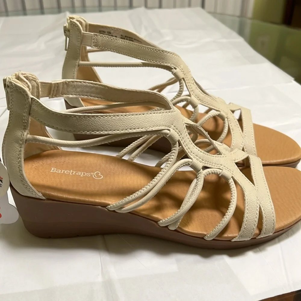 BARETRAPS Women's Kitra Wedge Sandal, Size 10M